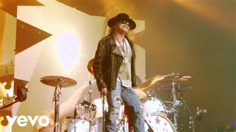 Then and Now: Axl Rose in Welcome to the Jungle Live